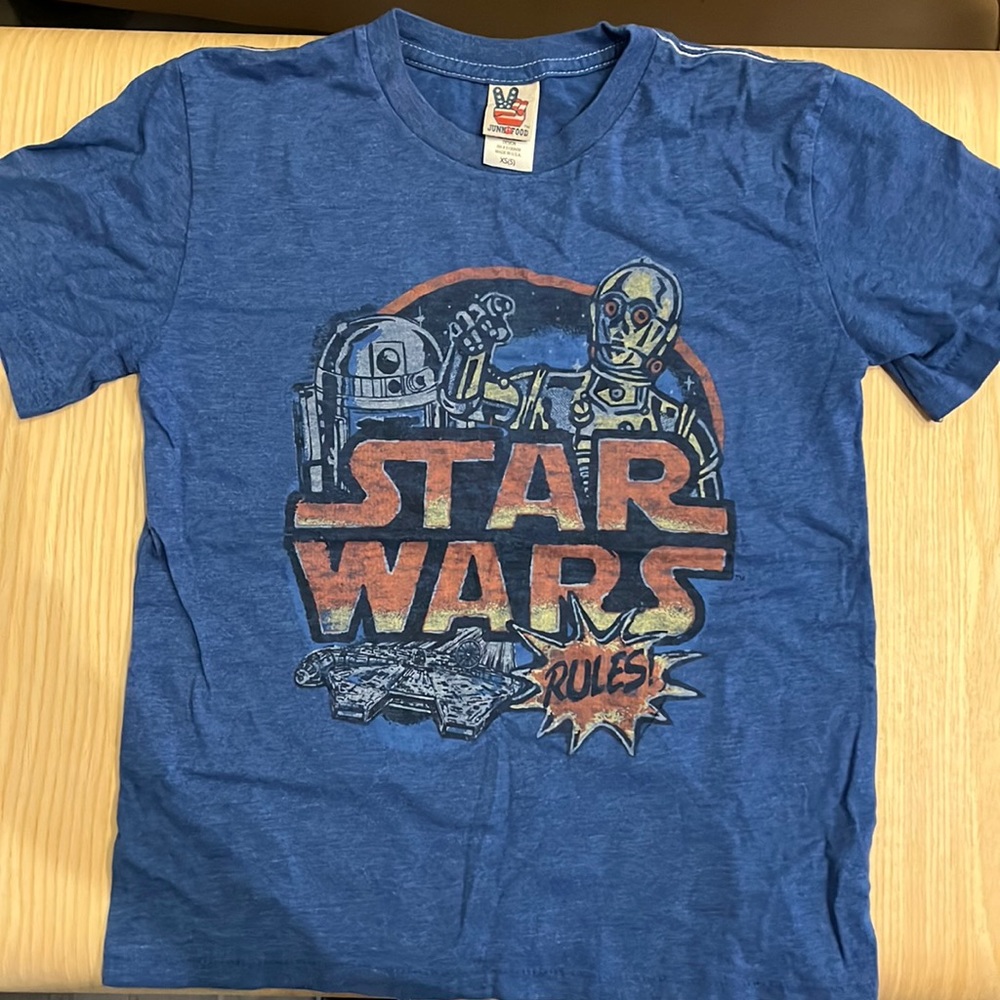 EUC Junk Food Star Wars t-shirt; size XS (5)